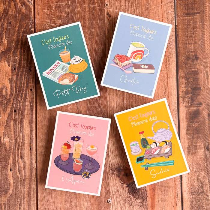 Lot de 4 cartes illustrées « C’est toujours l’heure du » : petit-déjeuner, sushis, goûter et apéro.