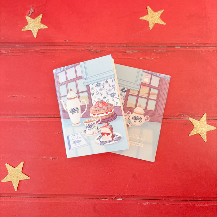 Carnet ligné ou blanc artisanal de 36 pages avec illustration d’une cuisine lumineuse à l’ambiance romanesque, style Jane Austen.