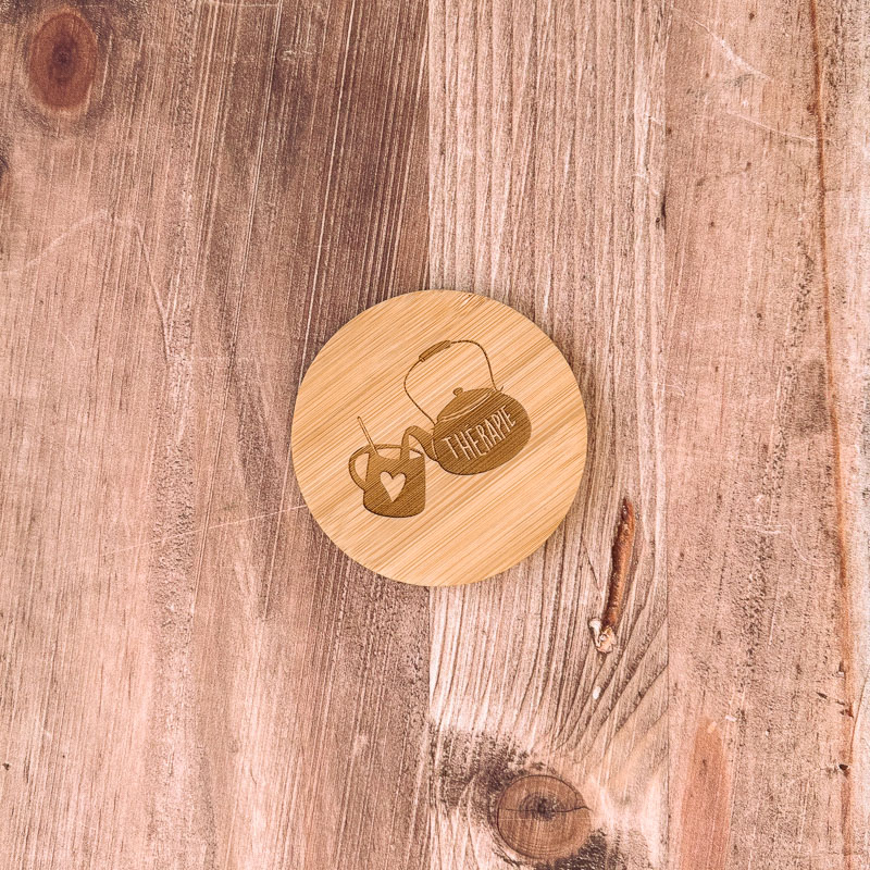 Goodies en bois gravés pour boissons, version ronde, résistants à l’eau et au chaud.